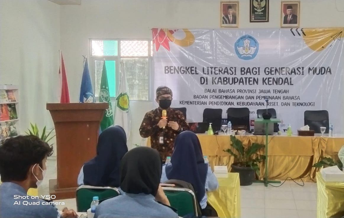 Ajak Generasi Muda Kreatif Mencipta Puisi Balai Bahasa Provinsi Jawa Tengah Gelar Bengkel Literasi